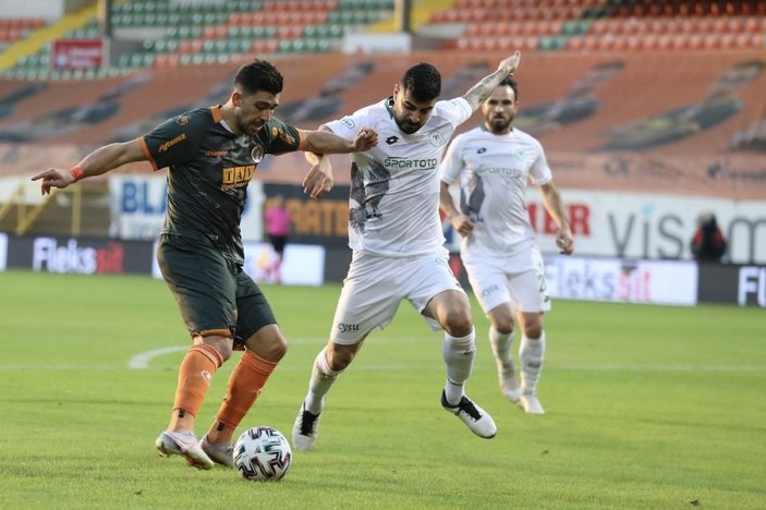 Lider Alanyaspor, Konyaspor'u tek golle geçti