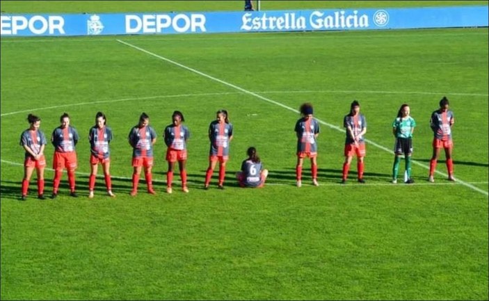 Kadın futbolcu Maradona için saygı duruşunu protesto etti
