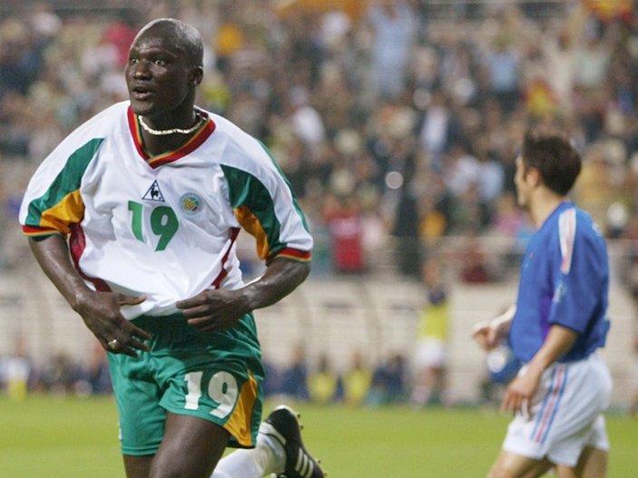 Senegalli eski futbolcu Papa Bouba Diop hayatını kaybetti