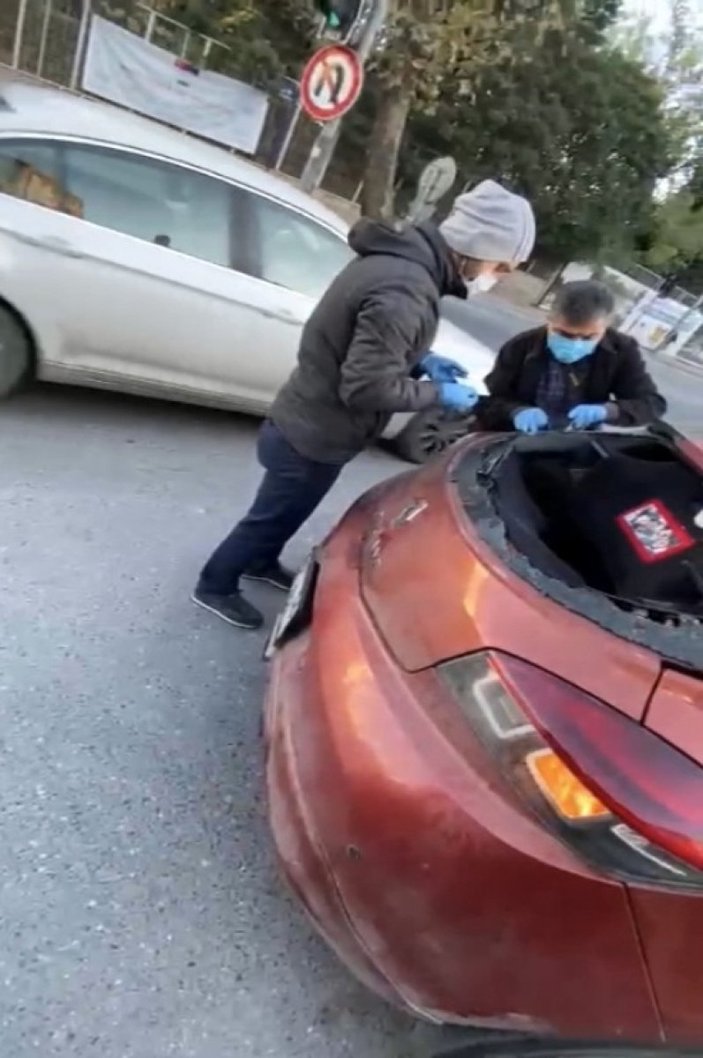 Zeytinburnu'nda maskeli hırsızlar, araçtan ses sistemi çaldı