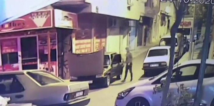 İzmir'de bir gecede 3 araç çalan otomobil hırsızlarının şanssızlığı
