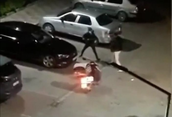 i Başakşehir'de motosikletli kuryelerin kavgası kamerada