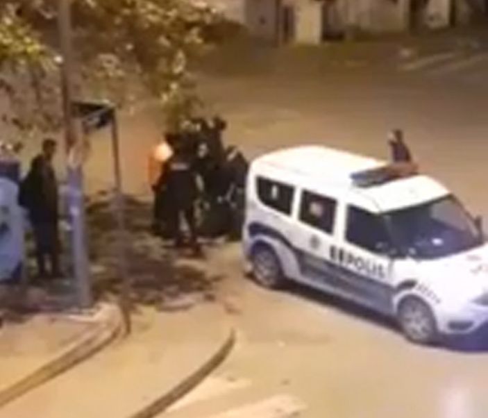 d Kocaeli'de kısıtlamaya uymayıp küfredince gözaltına alındılar