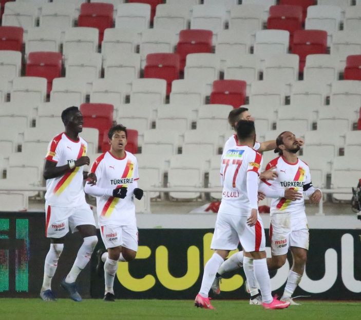 i Göztepe, deplasmanda Sivasspor'u 1-0 mağlup etti