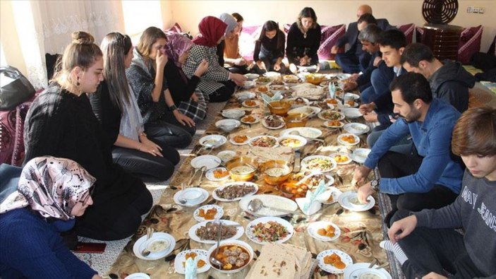 Misafirliğe gitmek yasaklandı mı? Misafirliğe gitmenin cezası ne kadar, hangi illerde yasak?
