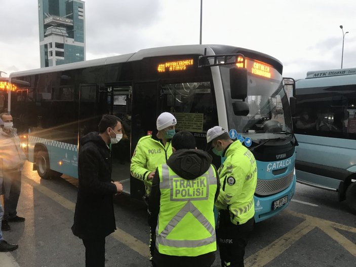 İstanbul'da minibüsten indirilen fazla yolcunun polise tepkisi