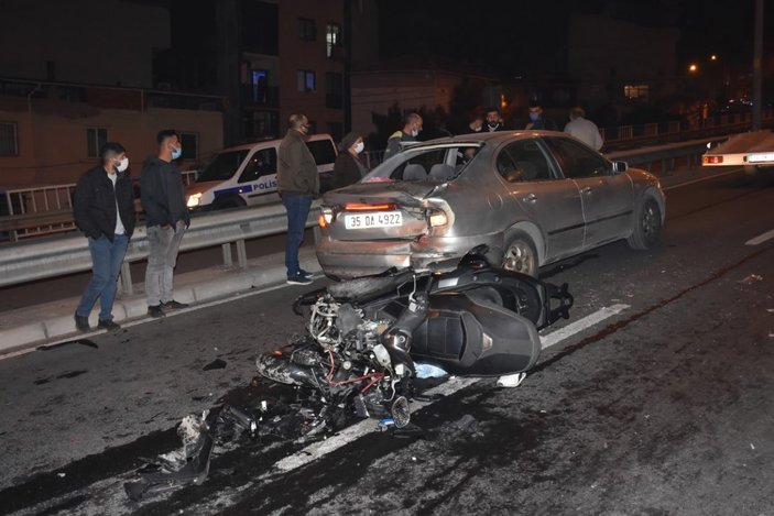 İzmir'de otomobile çarpan motosikletli öldü