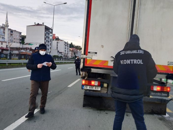 i Rize'de 10 ton hamsiye el konuldu