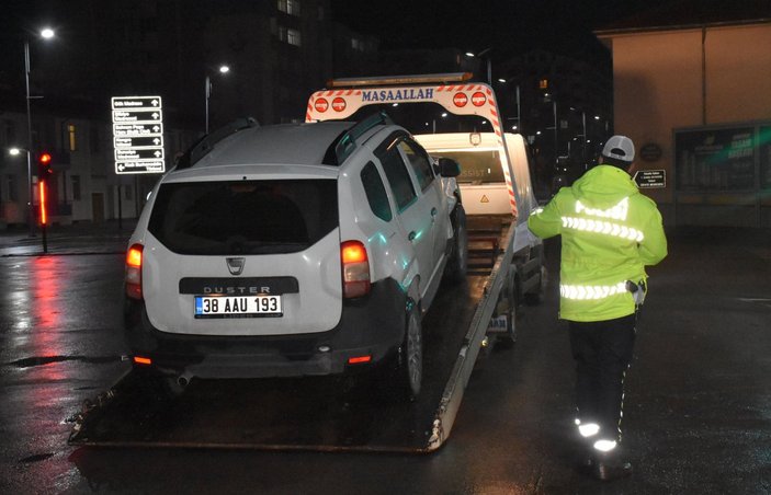 Sivas'ta alkollü sürücü polise yakalandı