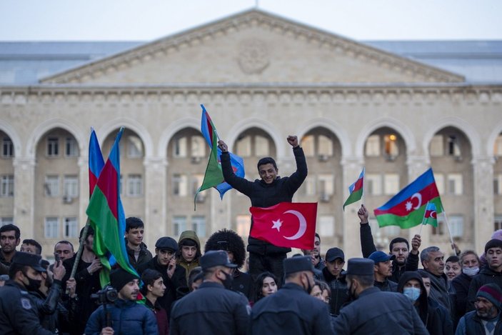 Azerbaycan'da, bundan böyle 10 Kasım 'Zafer Günü' olacak