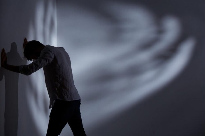 Bipolar başlangıcı nasıl anlaşılır? Bipolar bozukluk sebepleri ve belirtileri nelerdir?