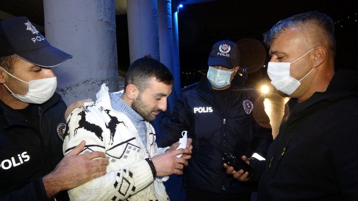 Bursa'da kısıtlamayı ihlal ederek köprü altında alkol alan şahsa para cezası