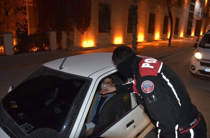 Burdur'da kısıtlamada dışarıda olan 4 kişi, 'haberimiz yoktu' dedi