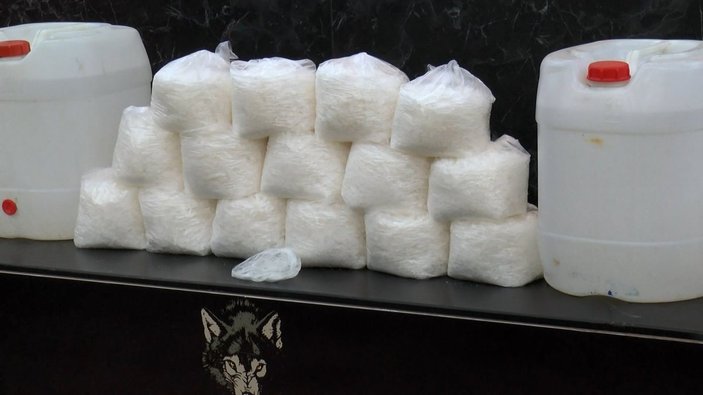 İstanbul polisi 230 kilo metamfetamin ele geçirdi