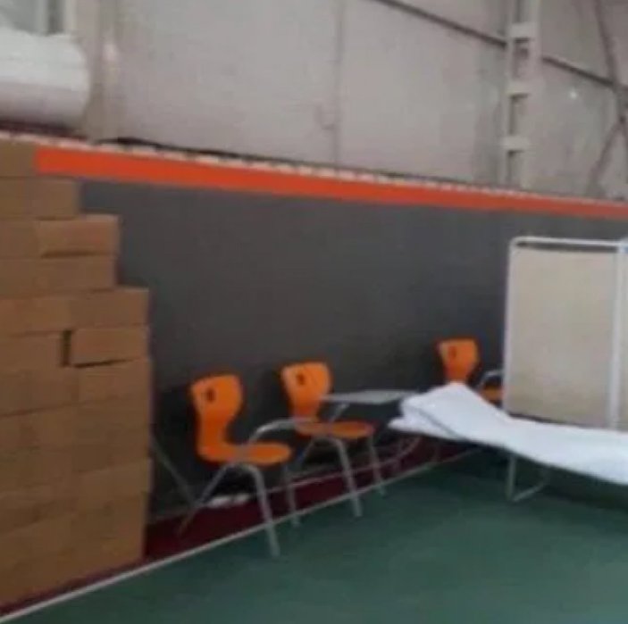 İzmir'de spor salonu hastaneye dönüştürülüyor