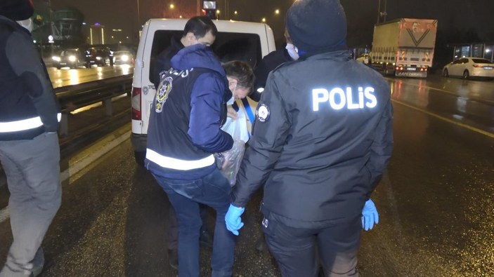 Bursa'da otomobille gezerek uyuşturucu içen 4 şüpheli yakalandı