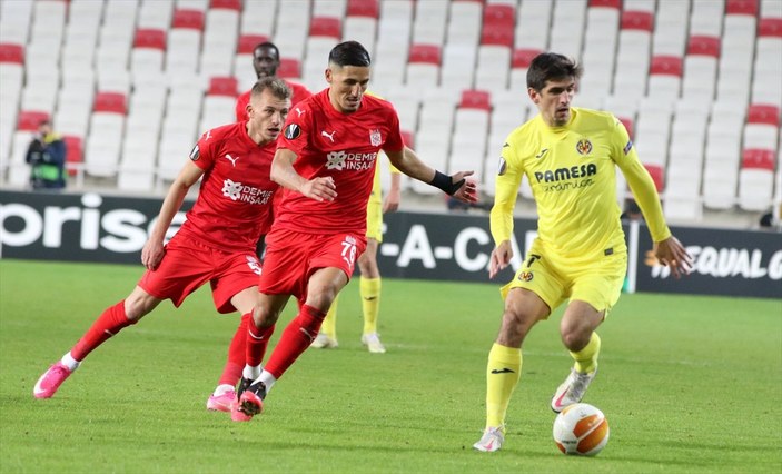 Sivasspor, UEFA Avrupa Ligi'nde Villarreal'e 1-0 yenildi