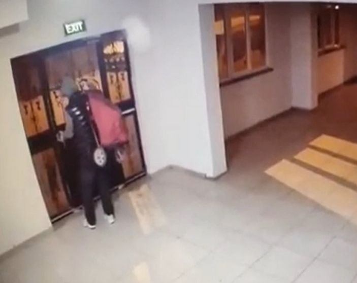 Bursa'da çaldığı ayakkabıları pazar arabasına doldurup kaçtı
