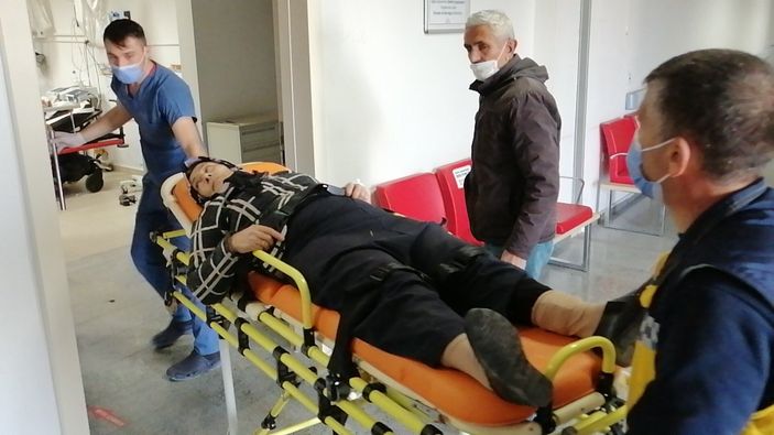 Aksaray'da otomobil şarampole devrildi: 4 yaralı