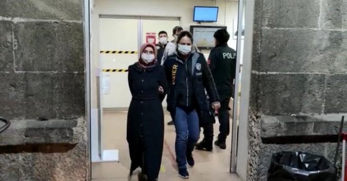 İzmir'de FETÖ operasyonu: 66 şüpheli gözaltında