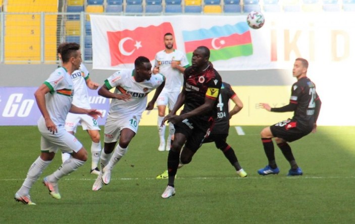 Lider Alanyaspor ilk kez mağlup oldu