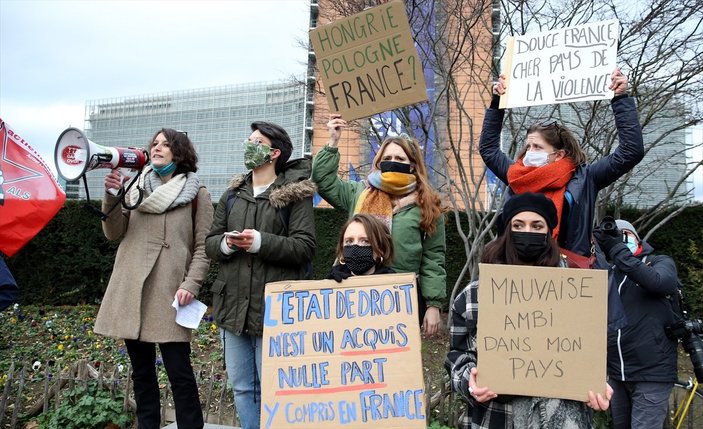 Brüksel'de ırkçılık ve polis şiddetine protesto