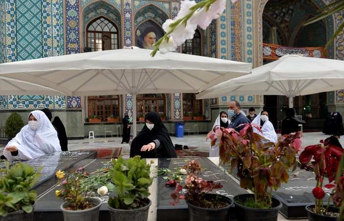 İran'da Muhsin Fahrizade'nin mezarına ziyaret