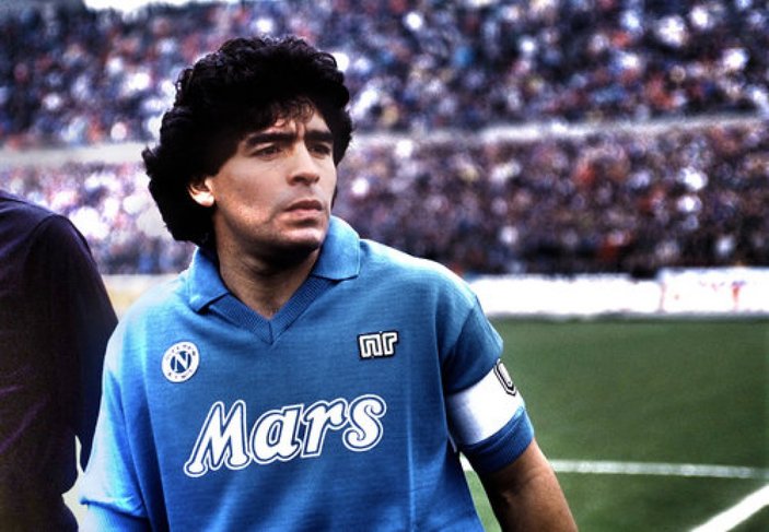 Napoli stadının adı, Diego Armando Maradona oldu
