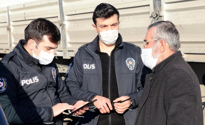 Sivas'ta 'hava almak' için dışarı çıktığını söyleyen kişiye para cezası