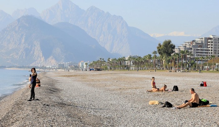 Vaka artışı yüzde 100 Antalya'da, sahiller turist ve köpeklere kaldı