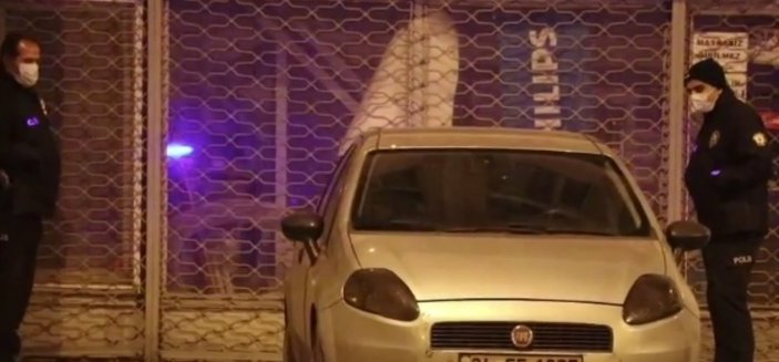 Kayseri'de iki kişi kısıtlamada otomobilin arkasına saklanırken yakalandı