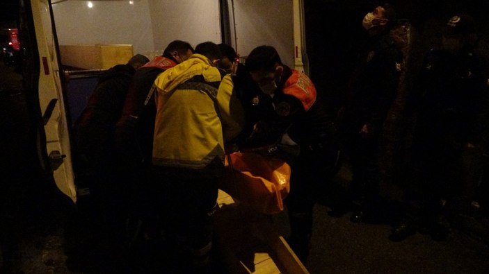 Trabzon'da amcasını öldürüp, trafik polisine teslim oldu