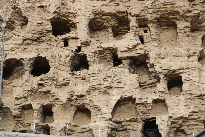 Sivas'taki 4 bin yıllık apartman, yıllara meydan okuyor