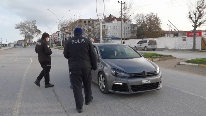 Sakarya'da polisin sürücü ile imtihanı: Bana ceza yazamazsınız