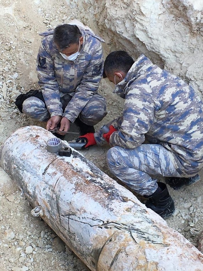 El-Bab'ta tespit edilen 1 tonluk bomba imha edildi