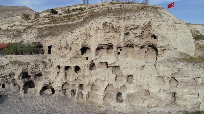 Sivas'taki 4 bin yıllık apartman, yıllara meydan okuyor