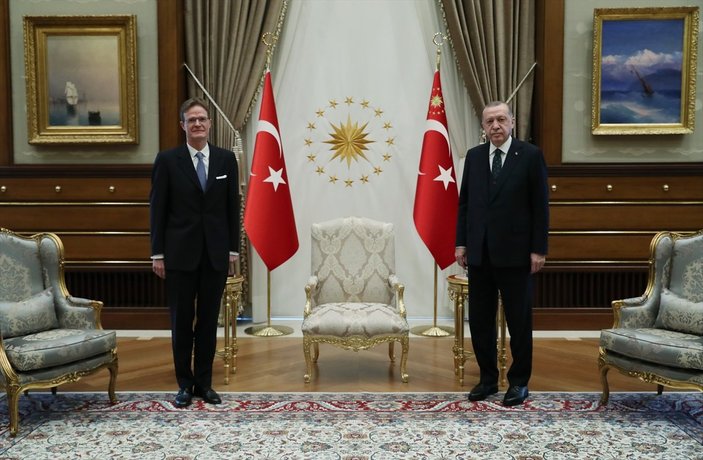 Meyer Landrut, Cumhurbaşkanı Erdoğan'a güven mektubu sundu