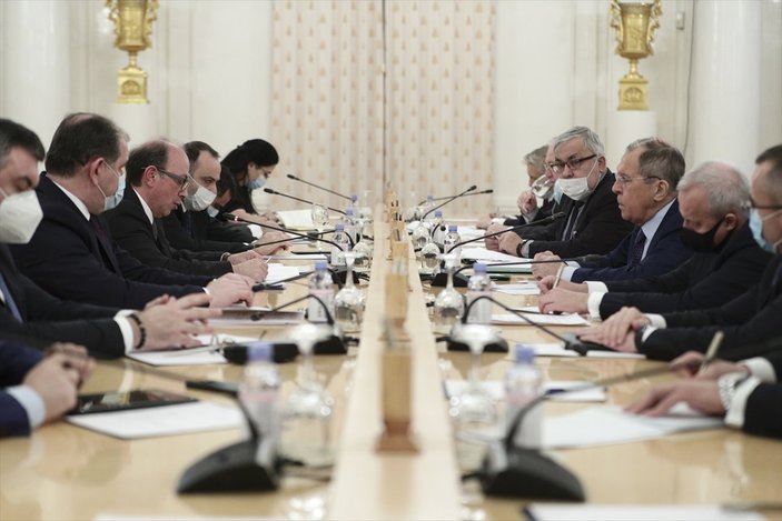 Sergey Lavrov, Ermeni mevkidaşıyla Moskova'da görüştü