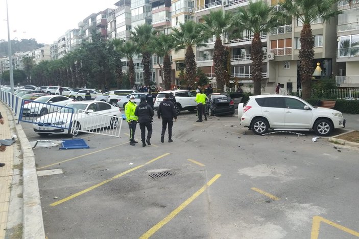 İzmir’de kontrolü kaybeden sürücü yayaya çarptı: 1 ölü