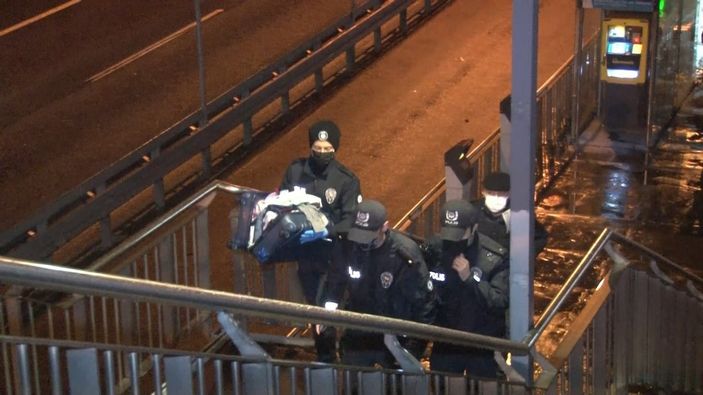 Çağlayan Metrobüs durağında bomba paniği