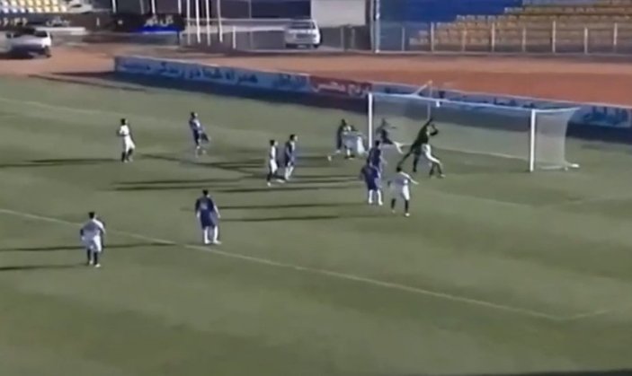 Nader Mohammadi taçtan gol attı