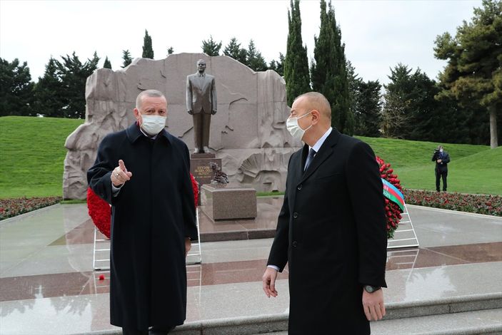 Cumhurbaşkanı Erdoğan'dan, Haydar Aliyev'in kabrine ziyaret