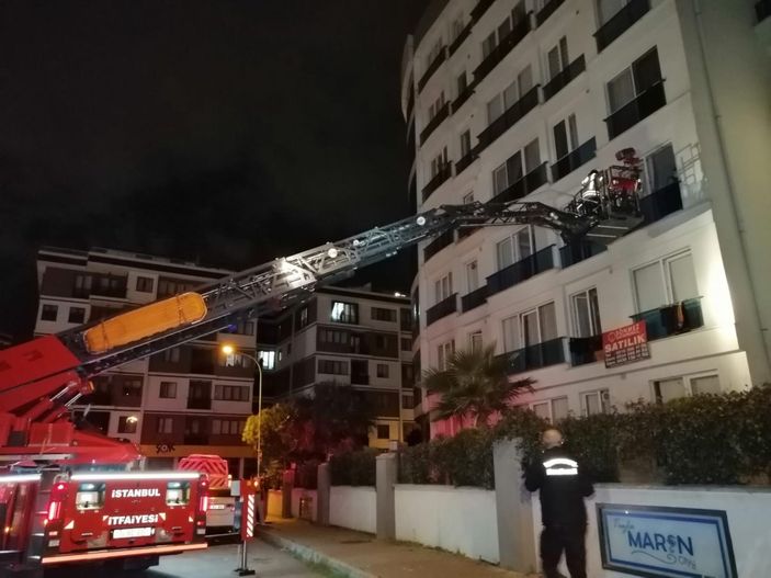 Tuzla’da yüzlerce daireli sitenin saunasında yangın: 8 yaralı