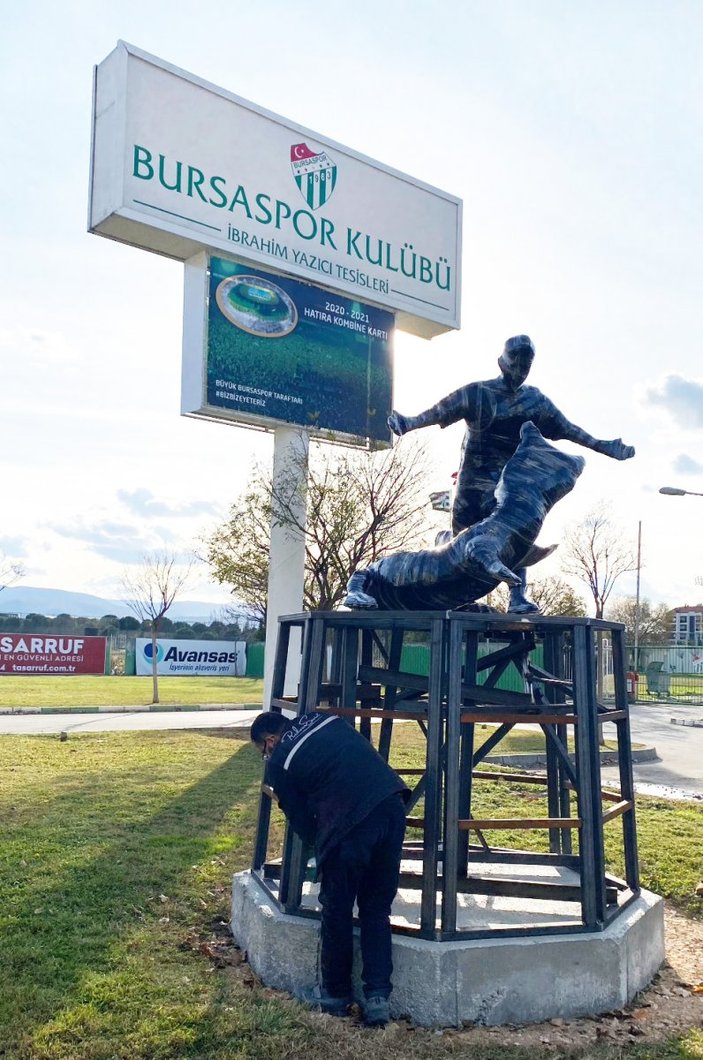 Bursaspor, Pablo Batalla'nın heykelini dikti