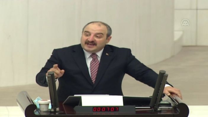 a Bakan Varank: Mevzu Türk SİHA'ları olunca anti militarist kesiliyorsunuz