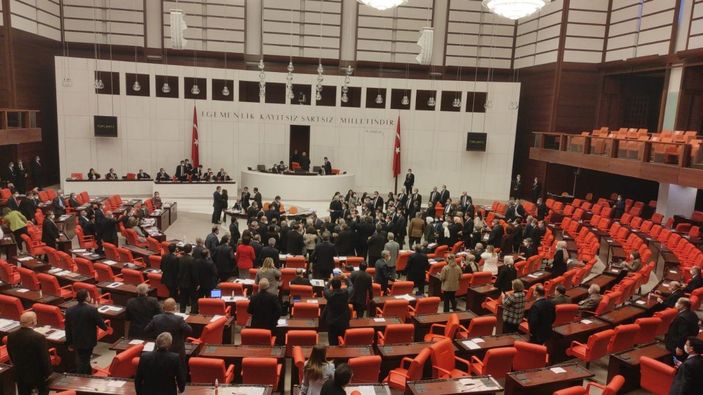 d TBMM'de gergin anlar