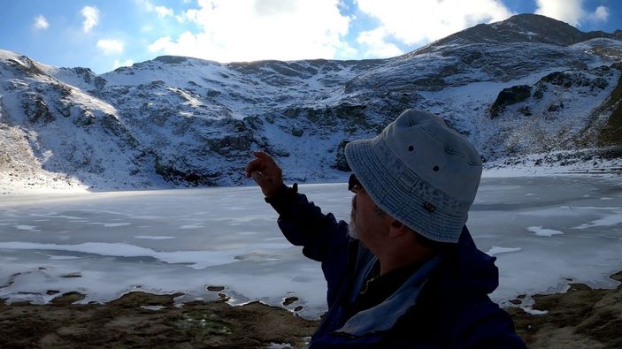 Uludağ’daki donan göller üzerinde kamp yaptılar