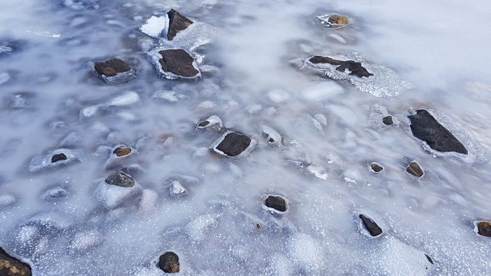 Uludağ’daki donan göller üzerinde kamp yaptılar