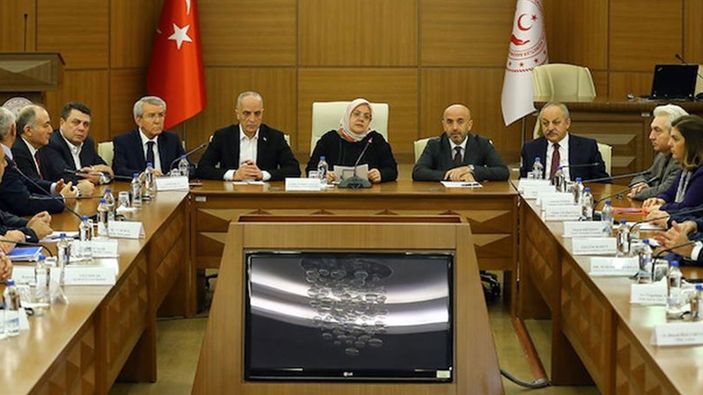 Türk-İş: Asgari ücrette rakamı önce işveren ve hükümet getirsin