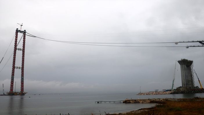 Çanakkale Boğazı, köprü çalışmaları nedeniyle gemi geçişlerine kapatıldı